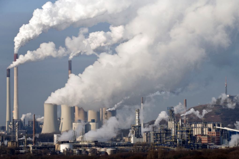 Coal power plants massive producers of CO2. Photo: AP