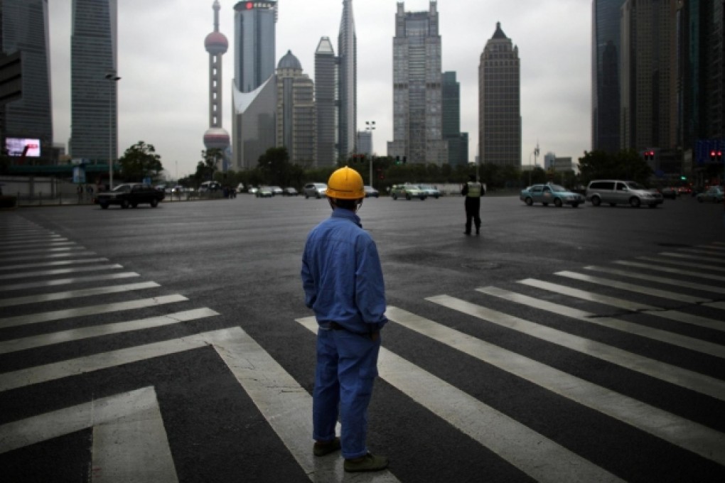 As mainland firms buy up Hong Kong listed companies, analysts say valuing the shares on guesswork is a highly risky gamble. Photo: Reuters