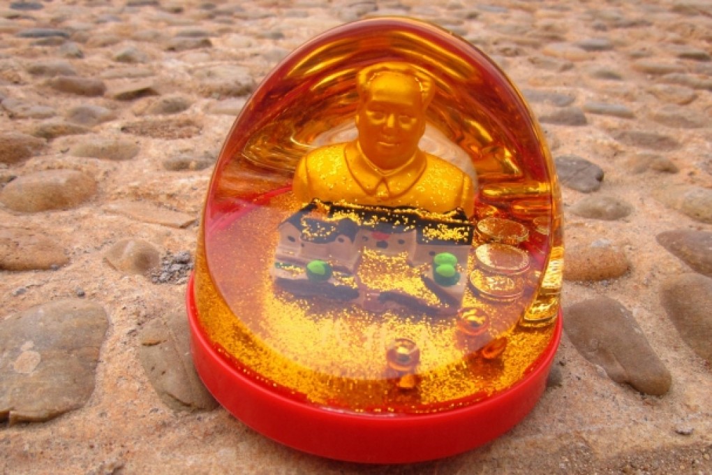 Q: When is a pen holder not a pen holder?  A: When you have purchased it in Hunan. Photo: Cecilie Gamst Berg