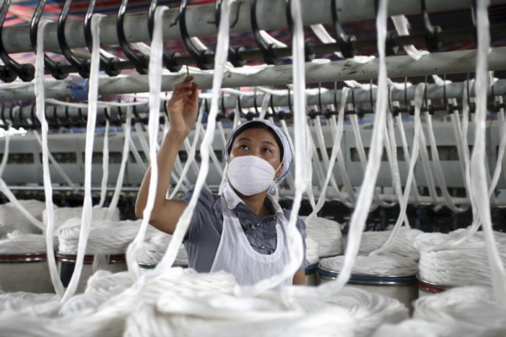 With migrant workers earning low salaries, the central government faces a big task in spurring domestic consumption in cities. Photo: Reuters