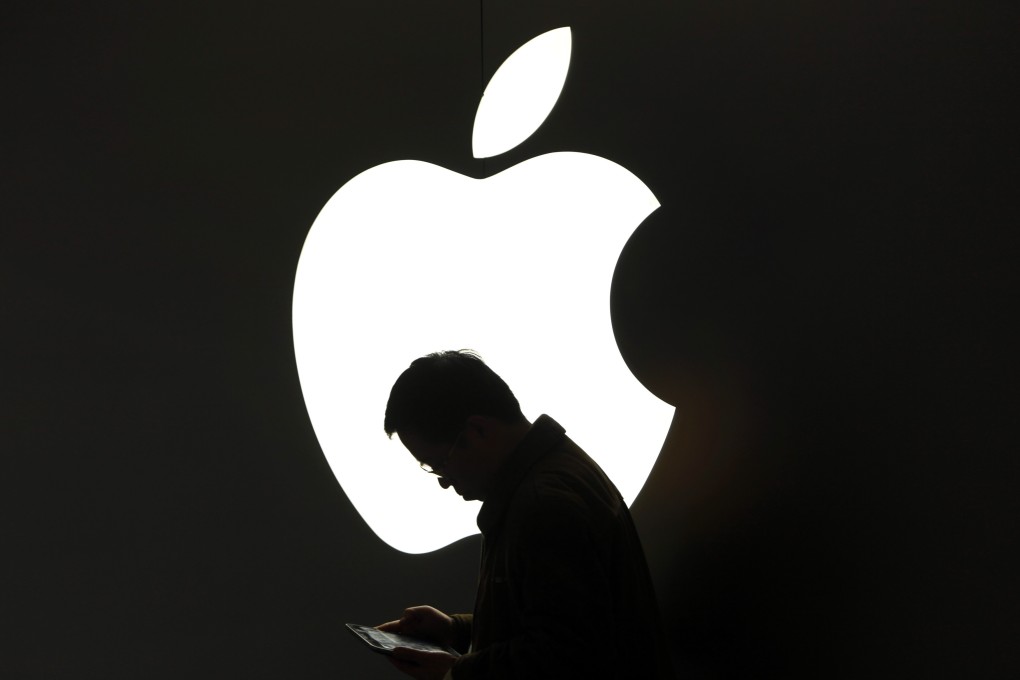 Apple sold more iPhones than expected in the third quarter although earnings still fell. Photo: Reuters