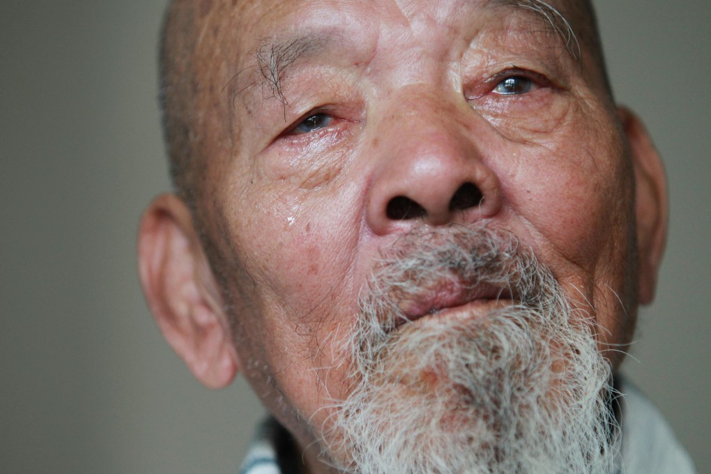 KMT veteran Gao Zeng's pension pays less than a third of his nursing home bill. Photo: Simon Song