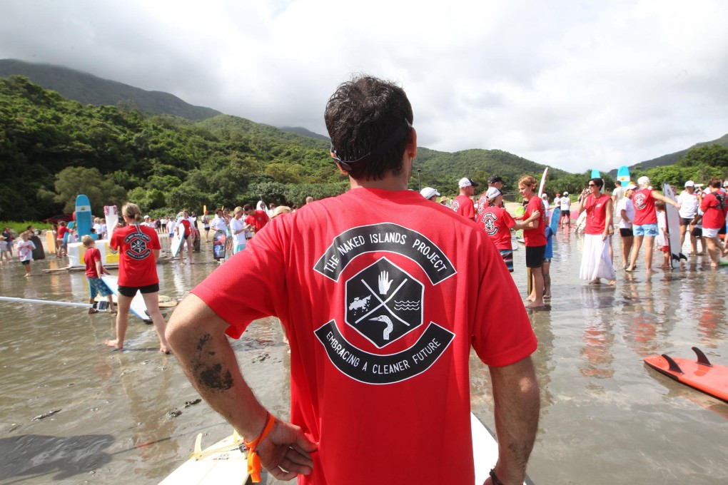 eople gather on Pui O Beach to protest against a proposed incinerator near the island. Photos: Jonathan Wong