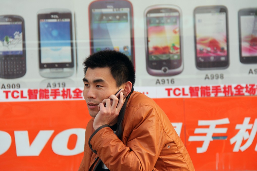 A man talks on a mobile phone in Tancheng County, Linyi City of east China's Shandong Province. Photo: Xinhua