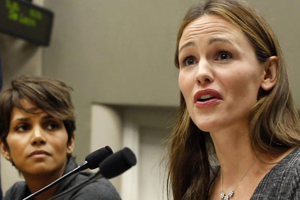 Actresses Halle Berry and Jennifer Garner back California law to shield their kids from paparazzi