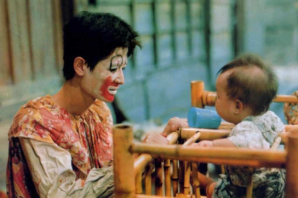 A tender moment in Hou Hsiao-hsien's contribution to The Sandwich Man.