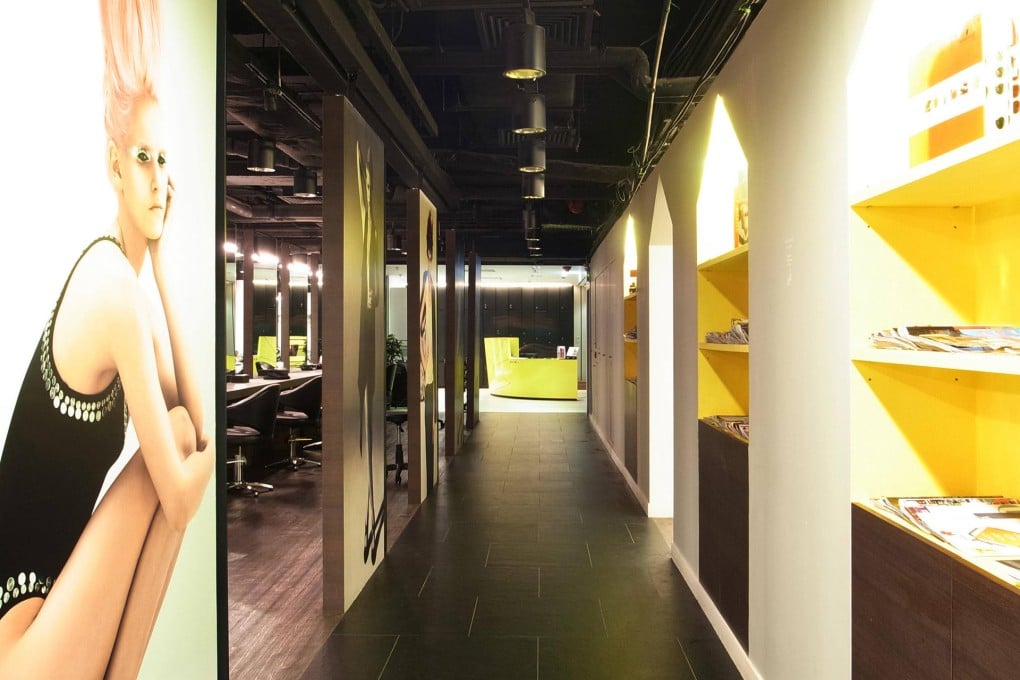 Salon L.
