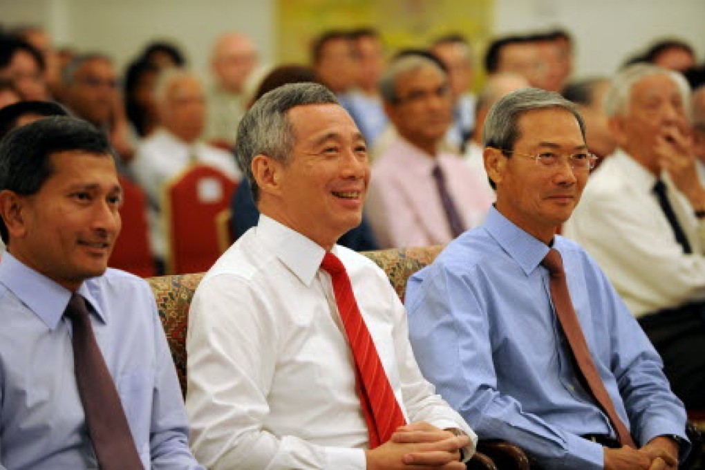 Singapore Prime Minister Lee Hsien Loong (centre). Photo: AFP
