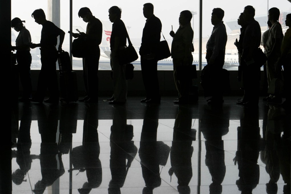 Media said a group of Chinese tourists attempted to keep the steel tableware provided by airline crew when they were on an airplane. Photo: AP