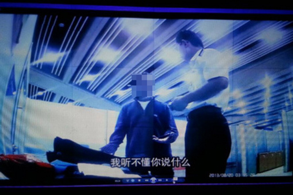 The man is filmed saying 'I don't understand what you are saying'. Photo: Sina Weibo