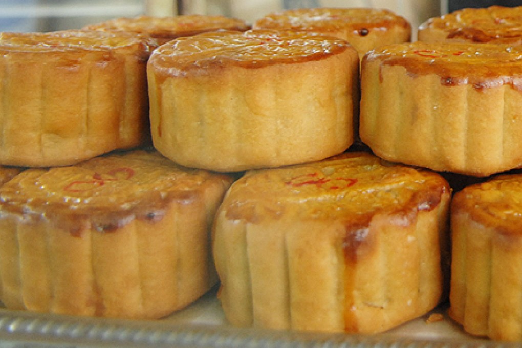 China is banning officials from using public funds to buy mooncakes as part of President Xi Jinping’s fight against corruption. Photo: Xinhua