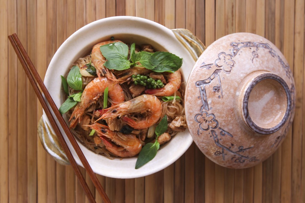 Clay pot shrimp with glass vermicelli, salted yellow beans, pork, green peppercorns and Thai basil