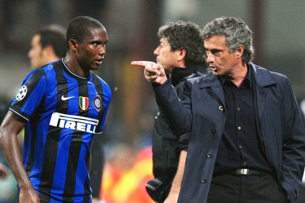 Mourinho gives Eto'o instructions at Inter. Photo: AFP