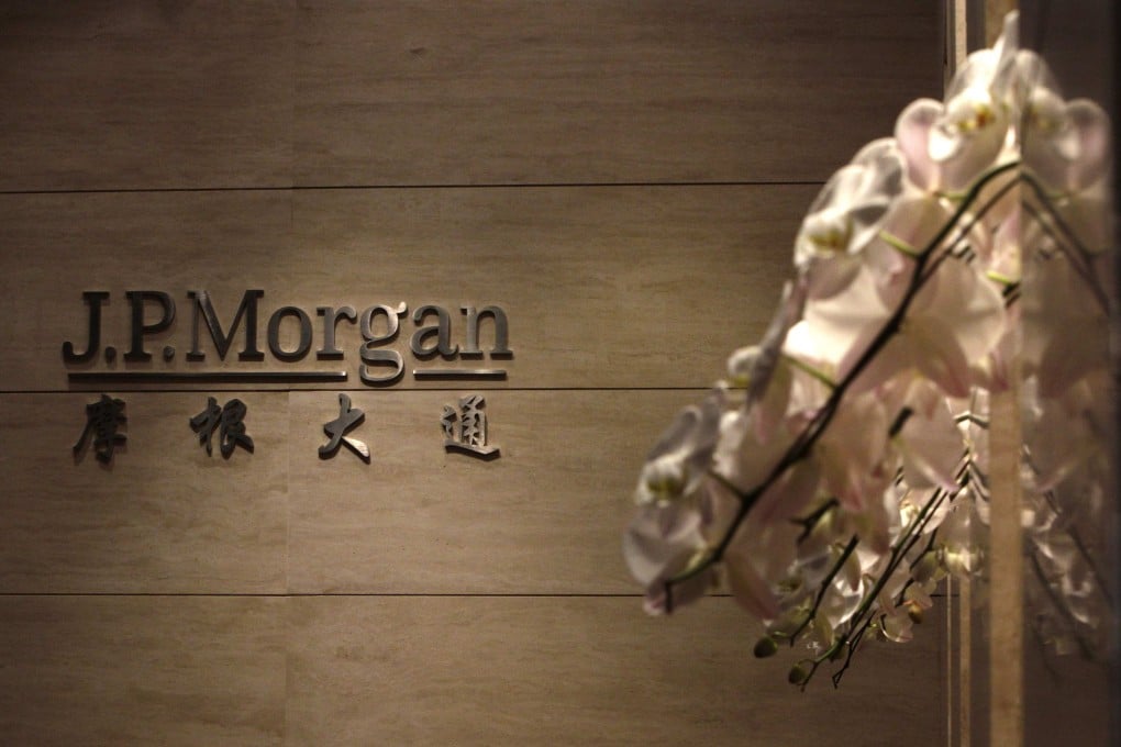 JPMorgan has agreed to pay US$1 billion to settle regulatory actions related to a US$6.2 billion trading loss it incurred last year in its Chief Investment Office and to allegations of wrongful billing of credit-card customers. Photo: Reuters