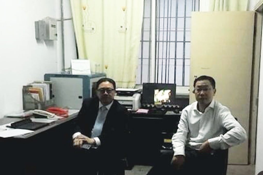 Activist lawyers Wang Shihhua and You Feizhu in Zhangjiachuan, Gansu, on Sunday. Screenshot via Sina Weibo