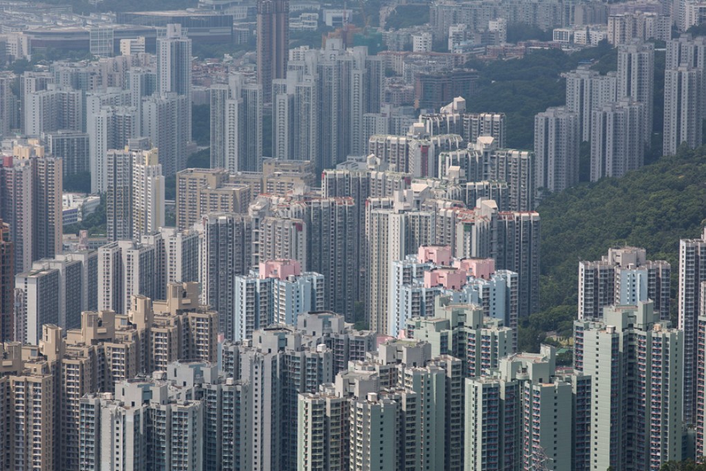Hong Kong homes are the least affordable they have been in the past 10 years, according to the latest figures showing that private household income failed to catch up with soaring home price growth. Photo: Bloomberg