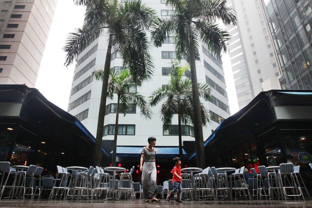 Innside Out, at the back of Sunning Plaza, had Causeway Bay's only spacious, open bar-restaurant area at street level. Photo: David Wong