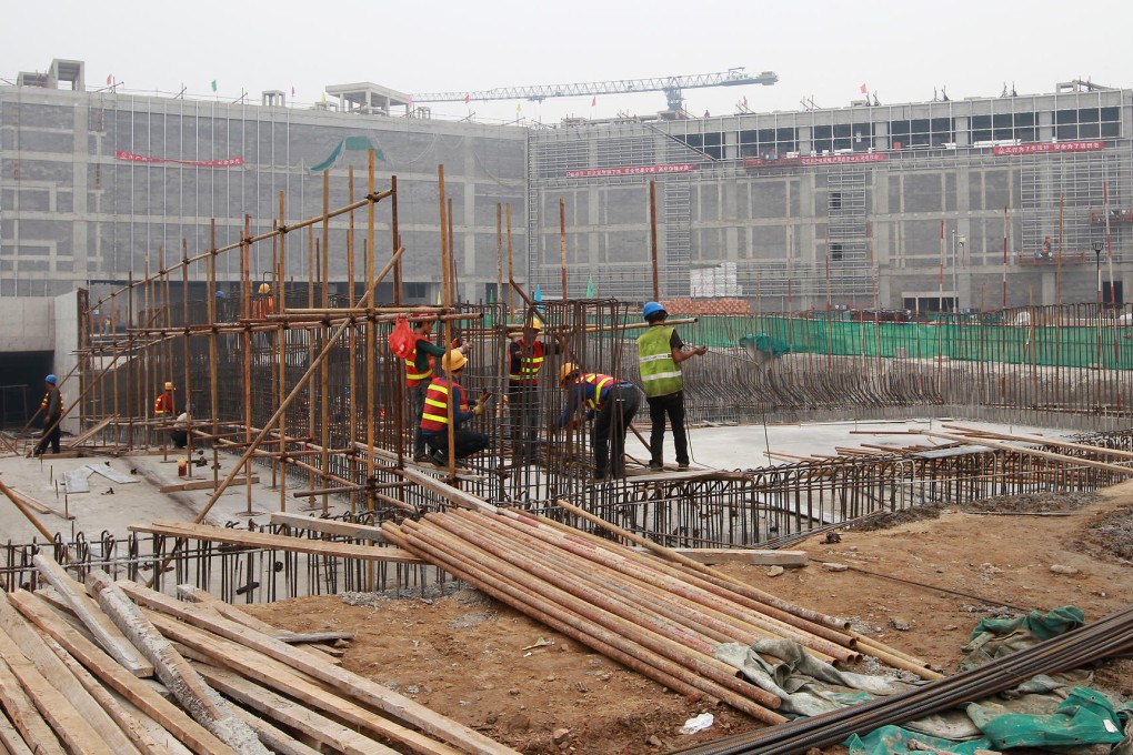 More than half the malls to emerge from the 82 million square metres of projects under construction globally are in China. Photo: Simon Song
