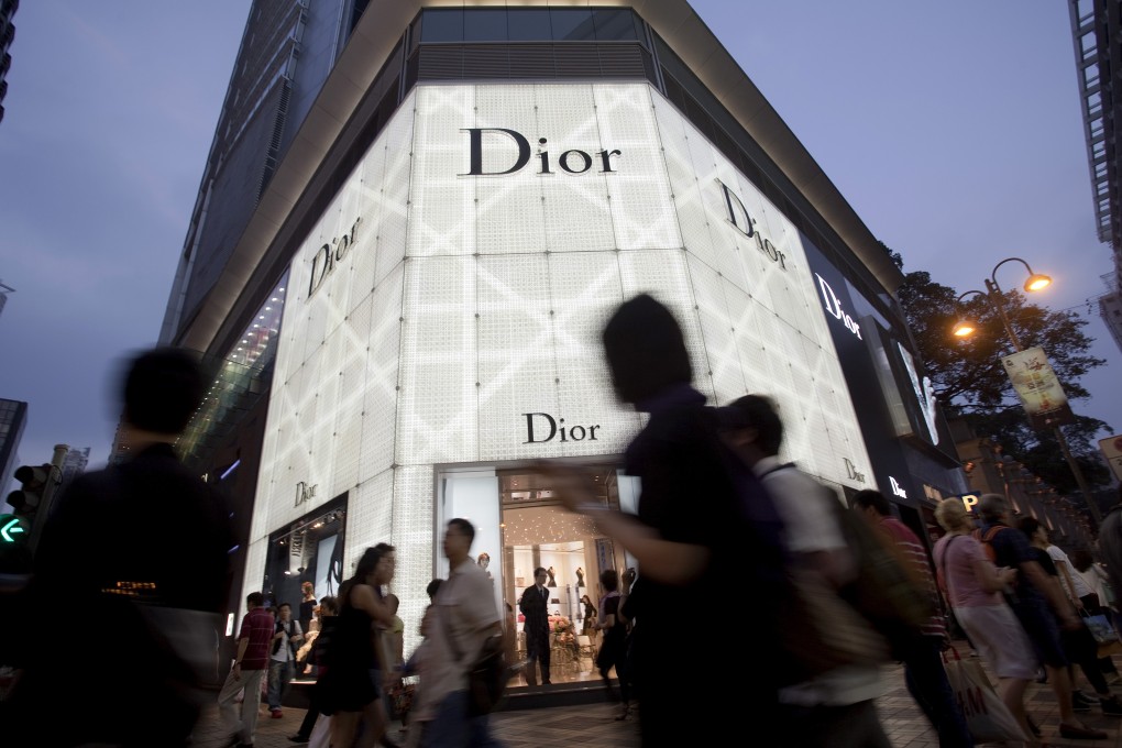 Soaring shop rents in Hong Kong are getting in the way for running restaurants and retail business. Photo: Bloomberg