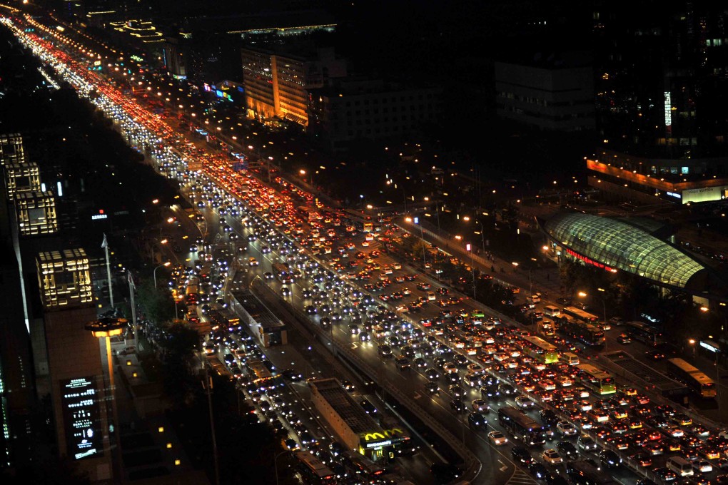 Jianguomenwai Street during evening rush hour in Beijing. Photo: Xinhua