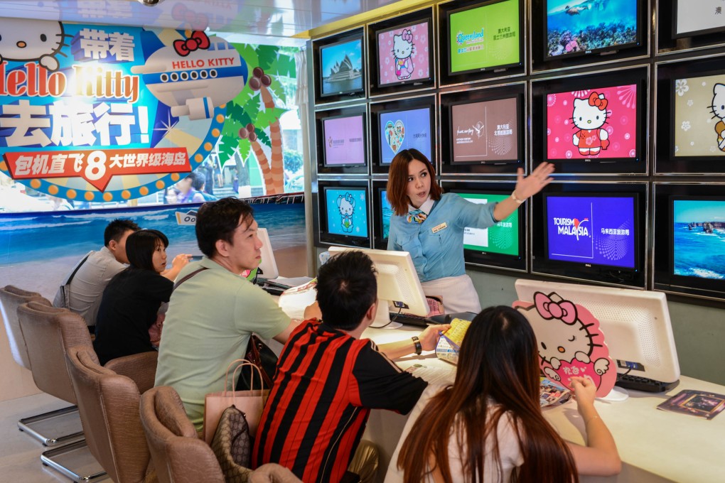 China's services industry has so far weathered the global slowdown much better than the factory sector. Photo: Xinhua