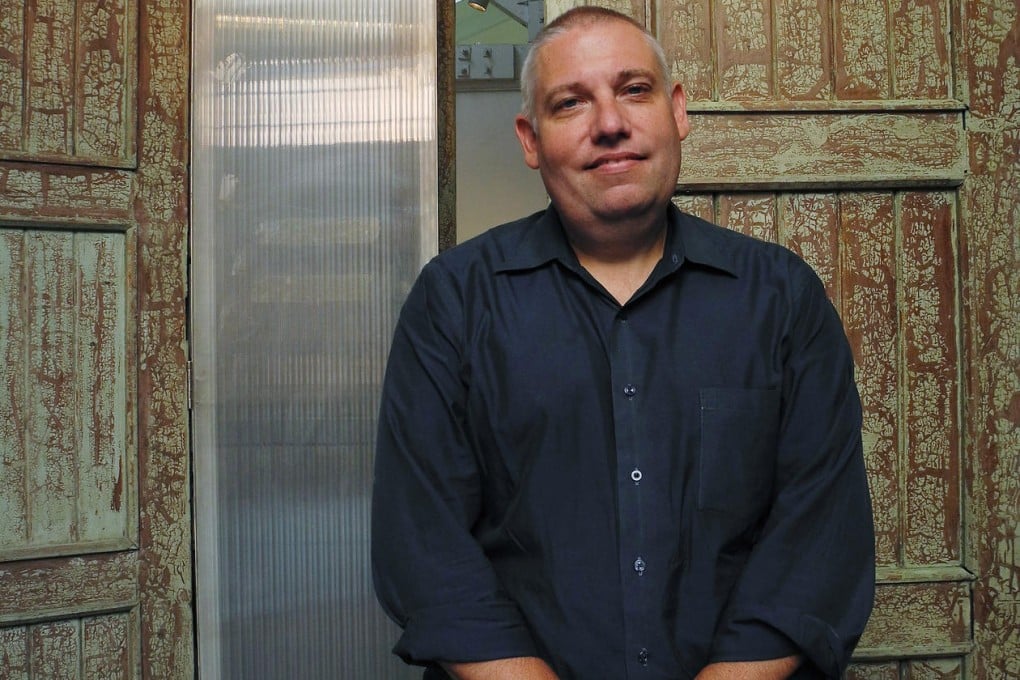 Jeffrey Johnson studies urban landscapes. Photo: Xu Donghuan