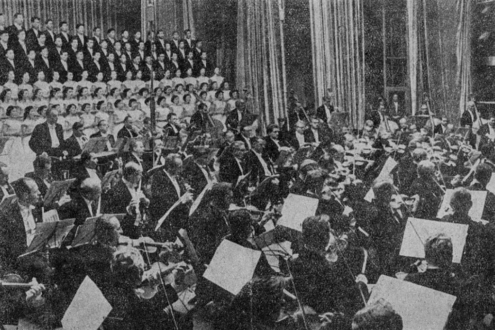 The Dresden Philharmonic Orchestra performs with the Central Philharmonic Choir in Beijing in October 1959. Photos: Zhang Kemin; Marco Kubitz