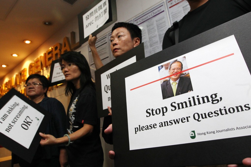 Members of the Hong Kong Journalists Association stage a protest outside the Philippines consulate. Photo: Felix Wong