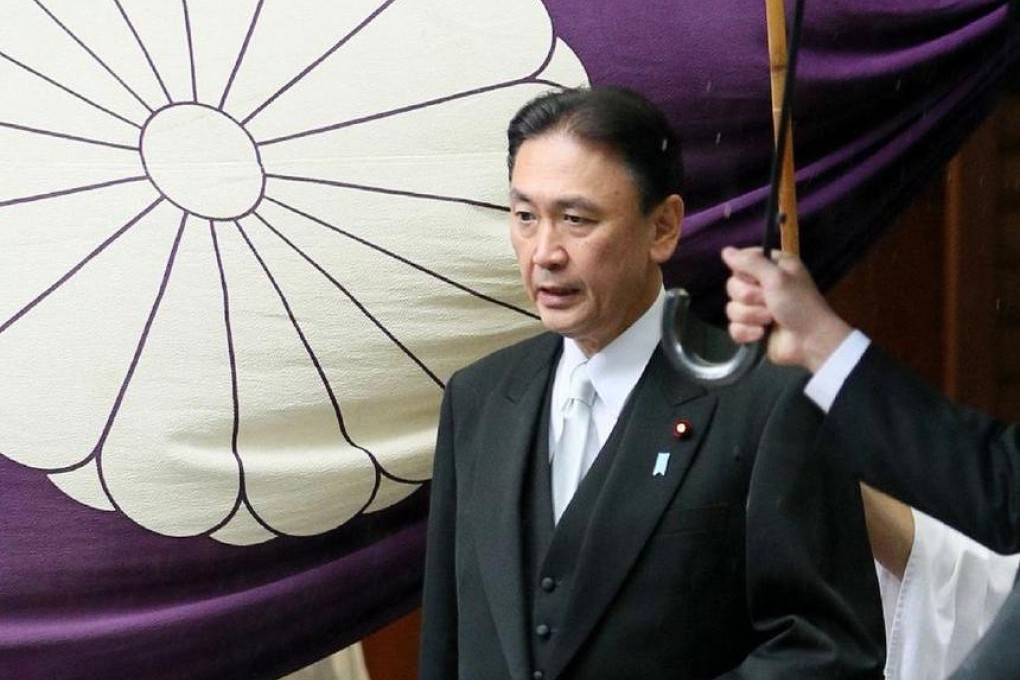 Keiji Furuya visits the shrine