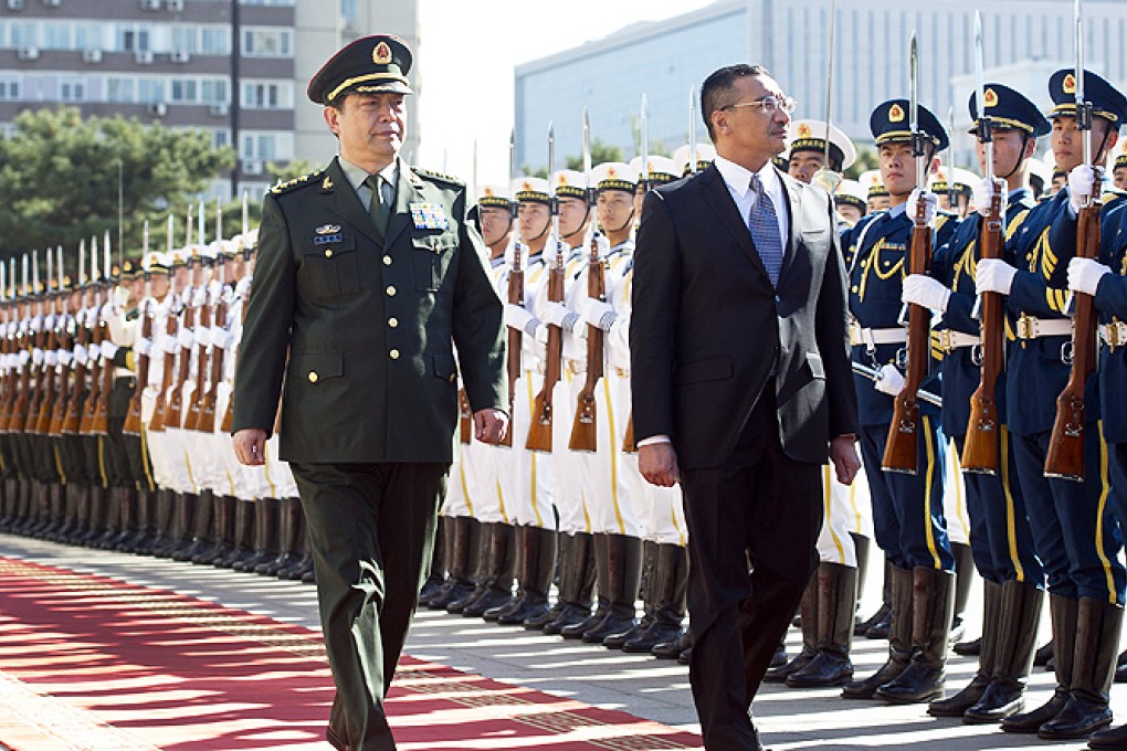 Chinese Defence Minister Chang Wanquan holds a welcoming ceremony for Malaysia's visiting Defence Minister Hishammuddin Hussein. Photo: Xinhua