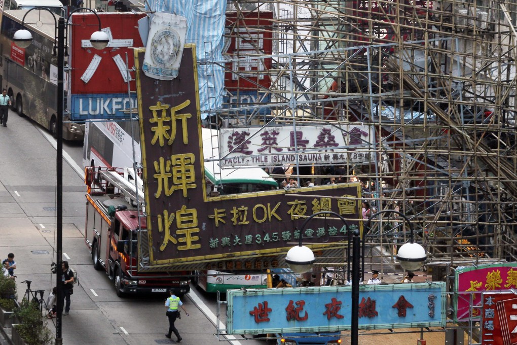 Police had to close part of Nathan Road. Photo: Sam Tsang