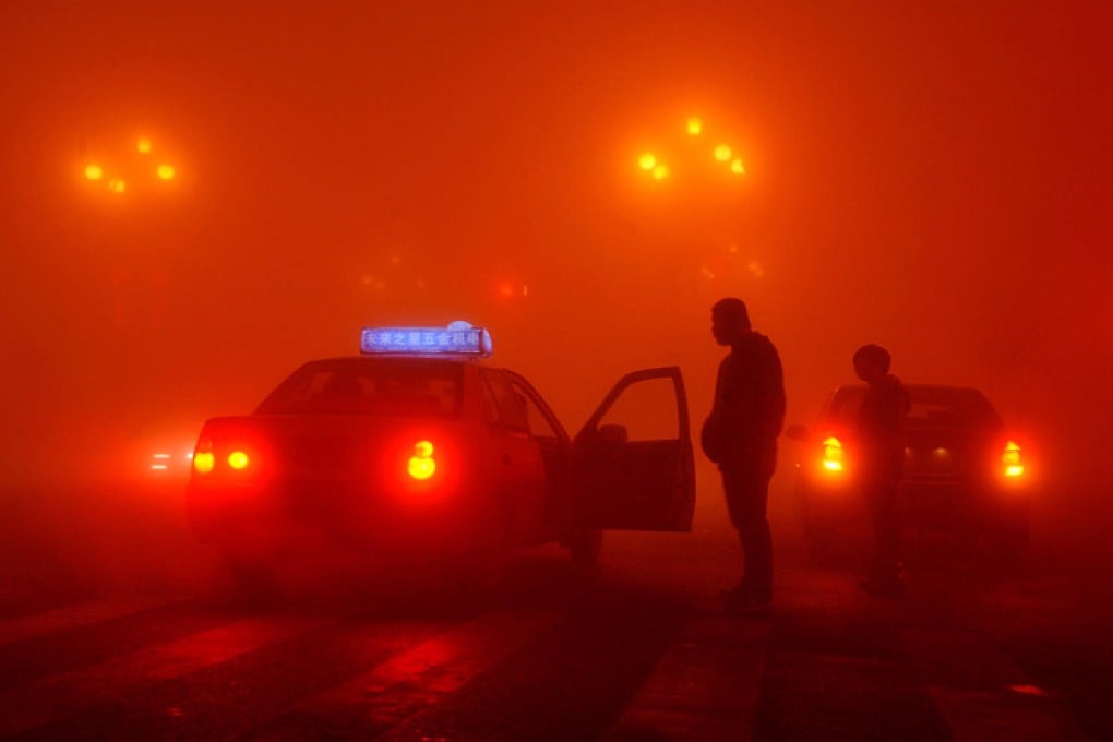 As well as health issues, heavy smog in cities such as Jilin is creating serious security concerns for authorities. Photo: China Foto Press