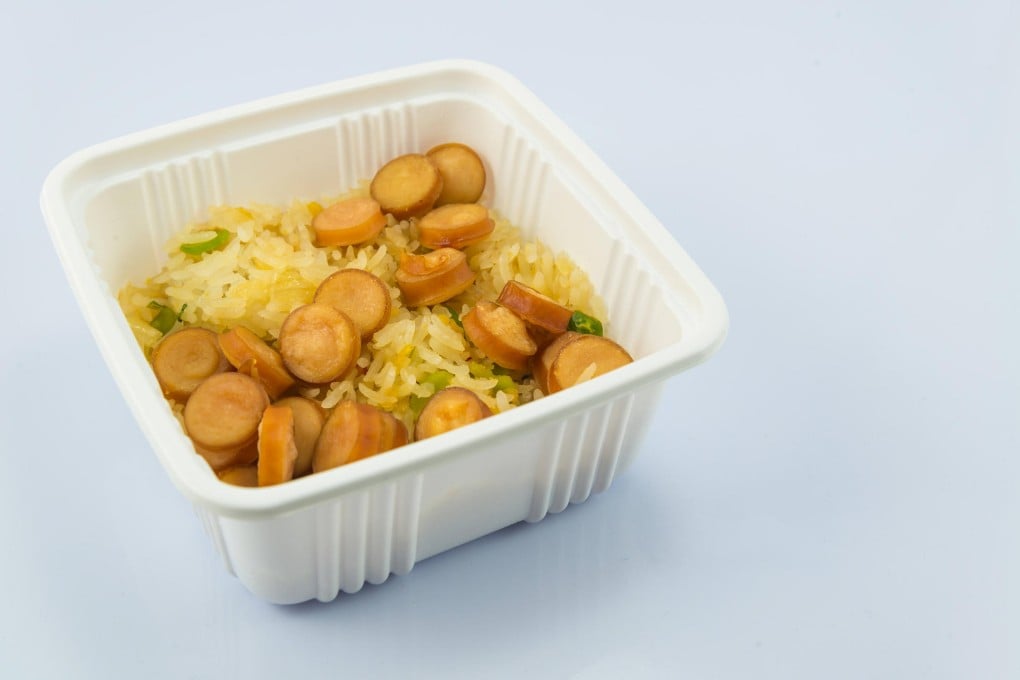 Hits and myths: microwaving food in ordinary plastic containers