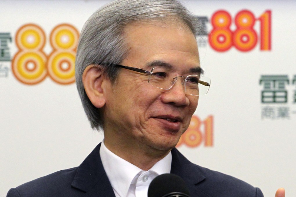 Lam Woon-kwong is in favour of three licences being issued among non-official Exco members.
