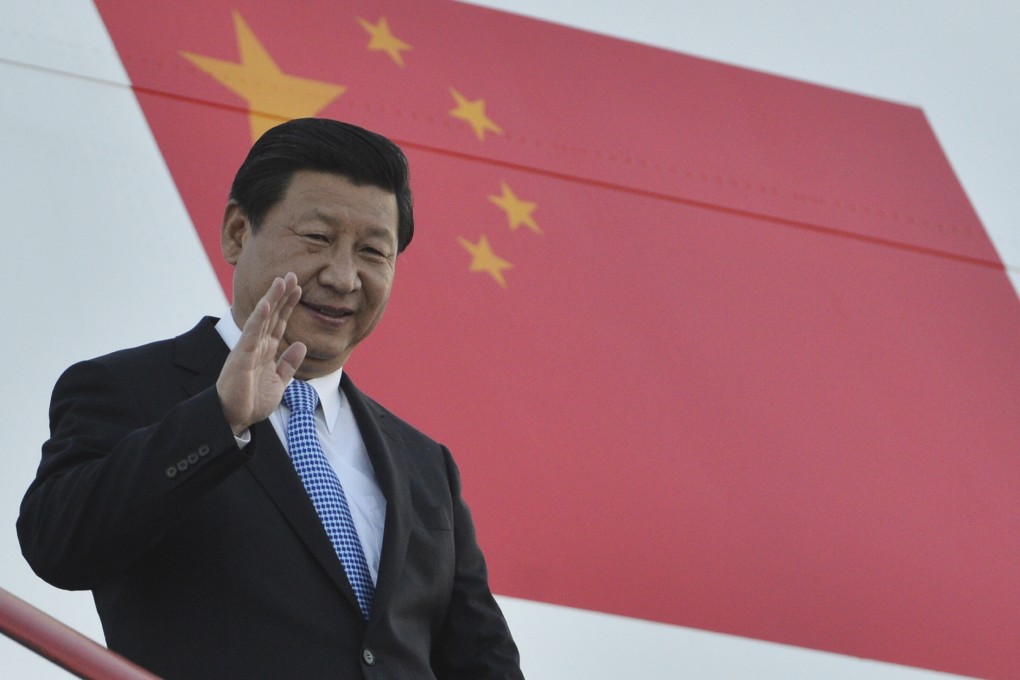 China's President Xi Jinping walks down stairs upon his arrival a day before the G20 Summit in St. Petersburg on September 4, 2013. Photo: Reuters