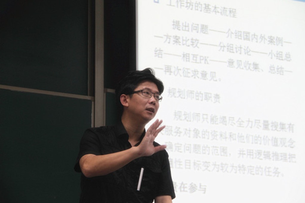 A person named "Song Jingsong," whose job titled matched the person accused of rape in Australia, talked to a class of university students in Shenzhen in 2012. Photo: screenshot via Weibo.
