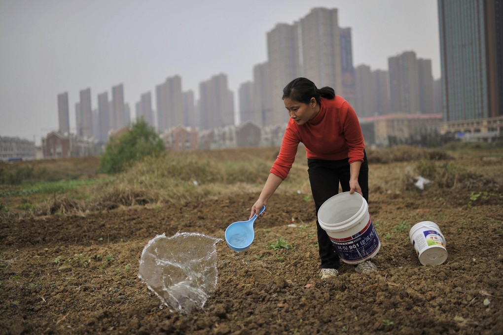Without title to rural land or urban residency, China's new city dwellers are unlikely to feel secure enough to spend as much on consumption as its leaders would like. Photo: Reuters