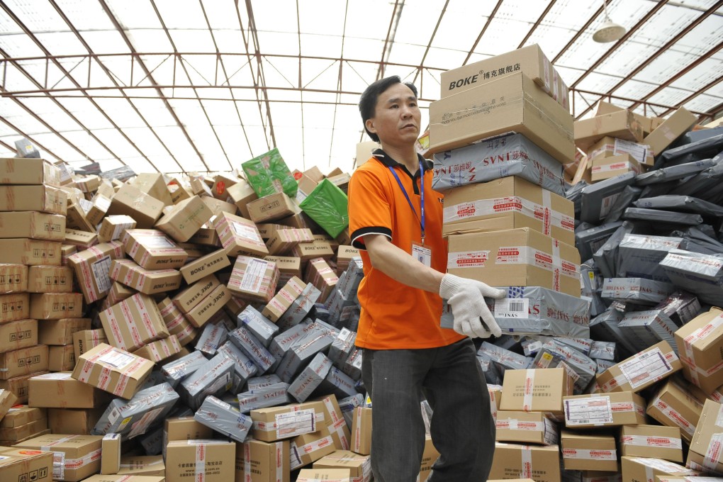 Delivery workers earned a handsome pay increase. Photo: Xinhua