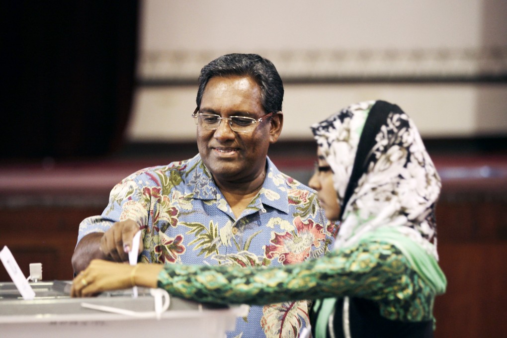 Maldives incumbent President Mohamed Waheed casts his vote in Male during aborted elections earlier this month. Photo: AP
