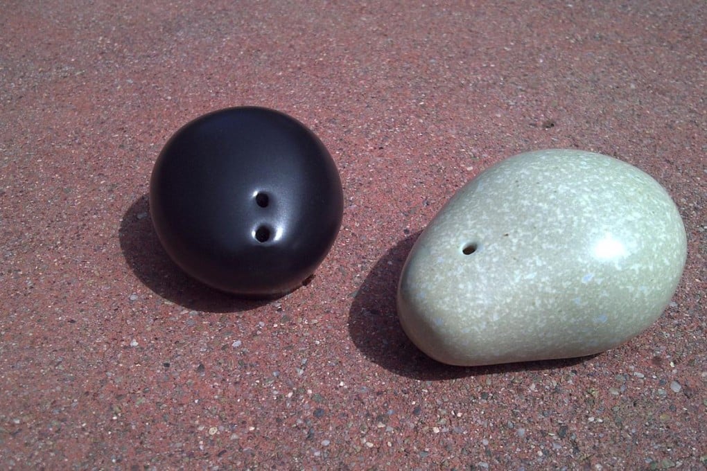Porcelain pebble salt and pepper pots used to be on Business Class of Cathay Pacific Airlines.