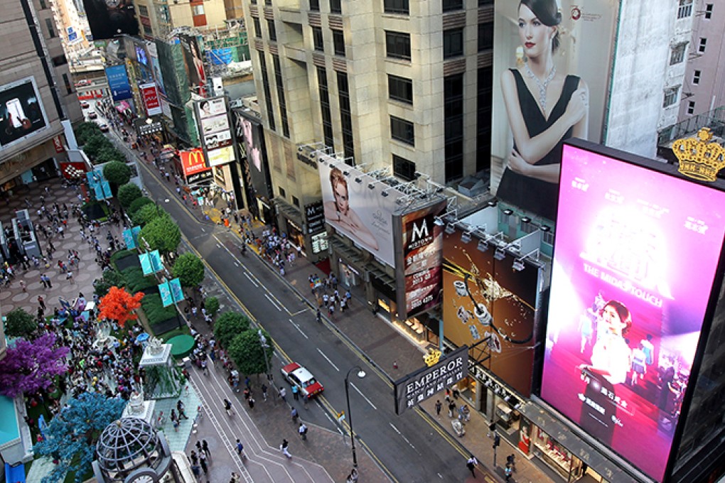 Shops in Russell Street, Causeway Bay. Photo: K.Y. Cheng