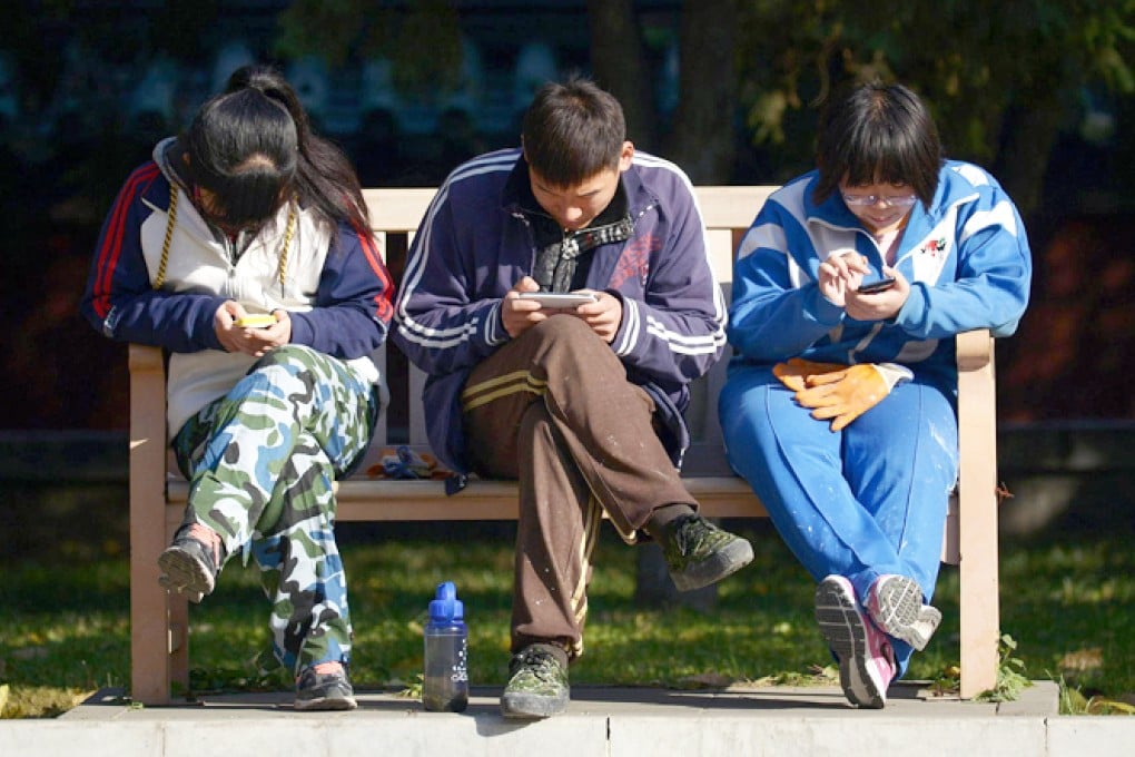 Users of mobile devices such as smartphones are increasingly using free software to communicate. Photo: AFP