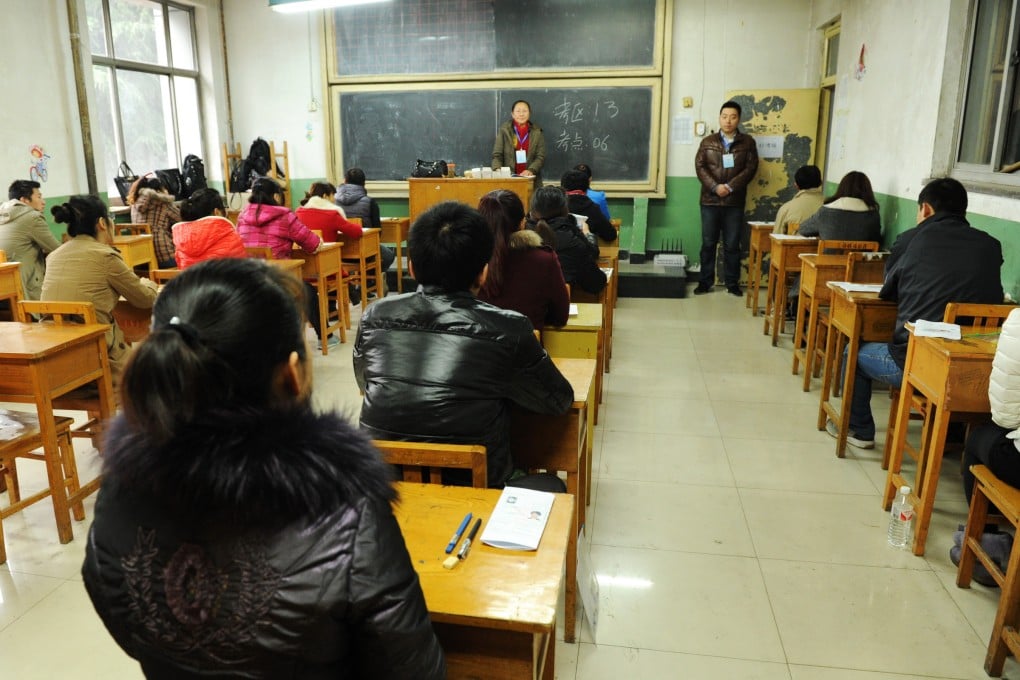 Candidates and invigilators at an exam site in Shijiazhuang, capital of north China's Hebei Province. Photo: Xinhua