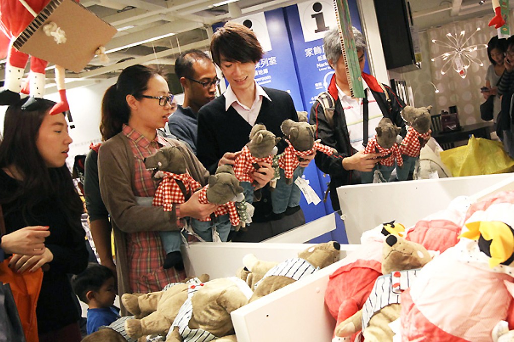 Ikea customers rush to snap up cuddly Lufsig toys in Causeway Bay yesterday. Photo: David Wong