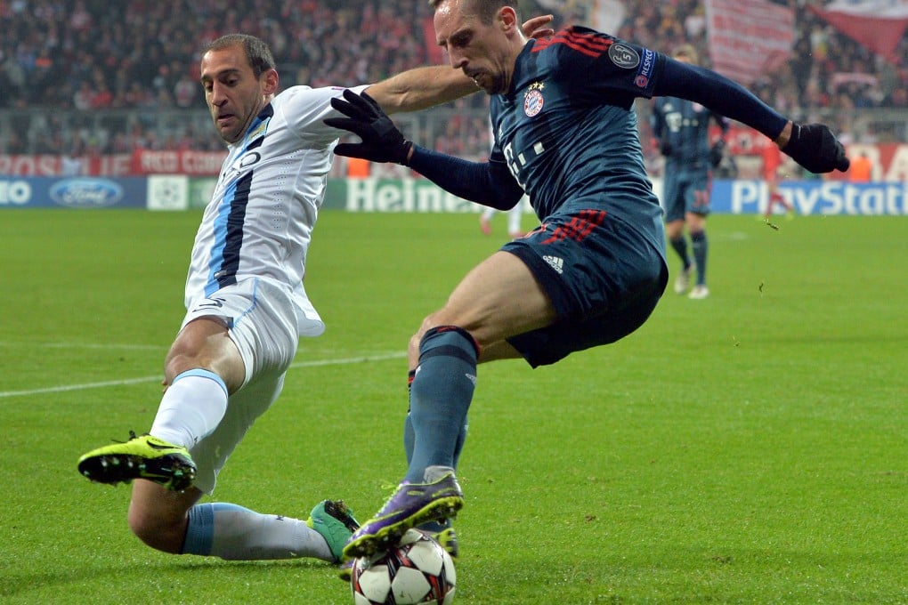 Manchester City's Pablo Zabaleta (left) challenges Bayern's Franck Ribery for the ball in their Champions League match. Zabaleta believes City can beat Arsenal. Photo: AP
