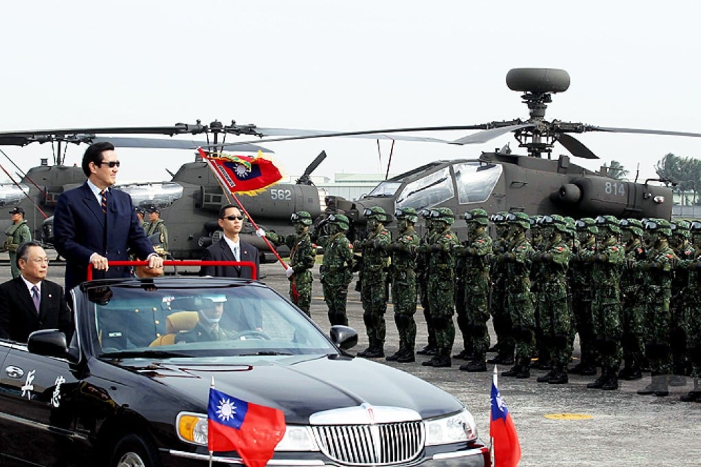 Taiwan’s military displayed the new AH-64E Apache helicopters to the public in a high-profile ceremony presided over by President Ma Ying-jeou. Photo: EPA