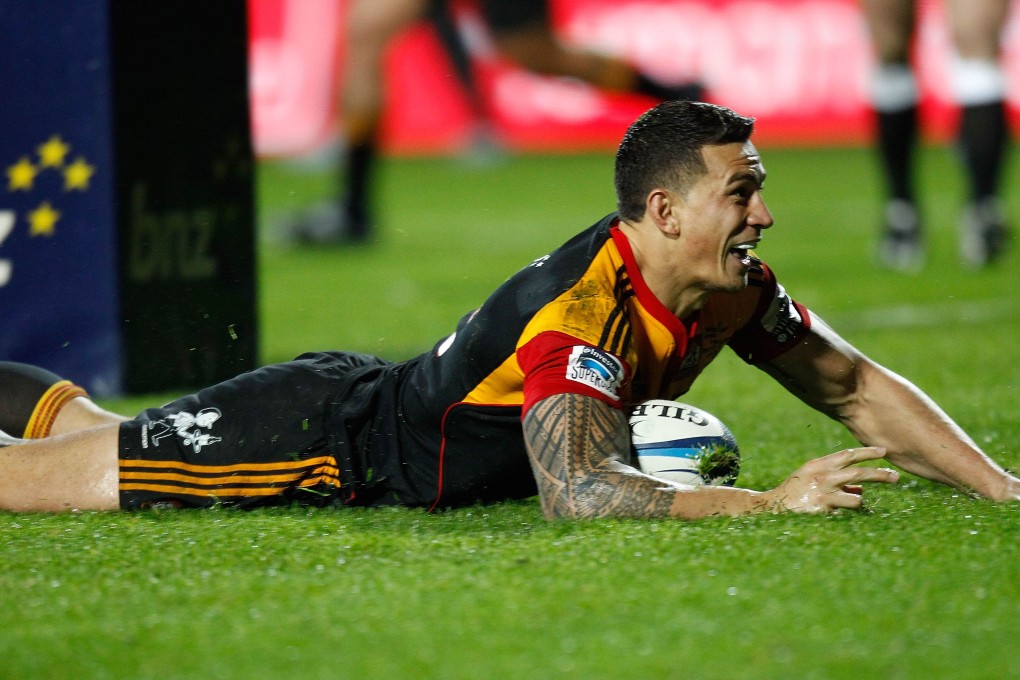 Sonny Bill Williams scores a try to help the Chiefs win the 2012 Super 15 title against the Sharks. Photo: AFP