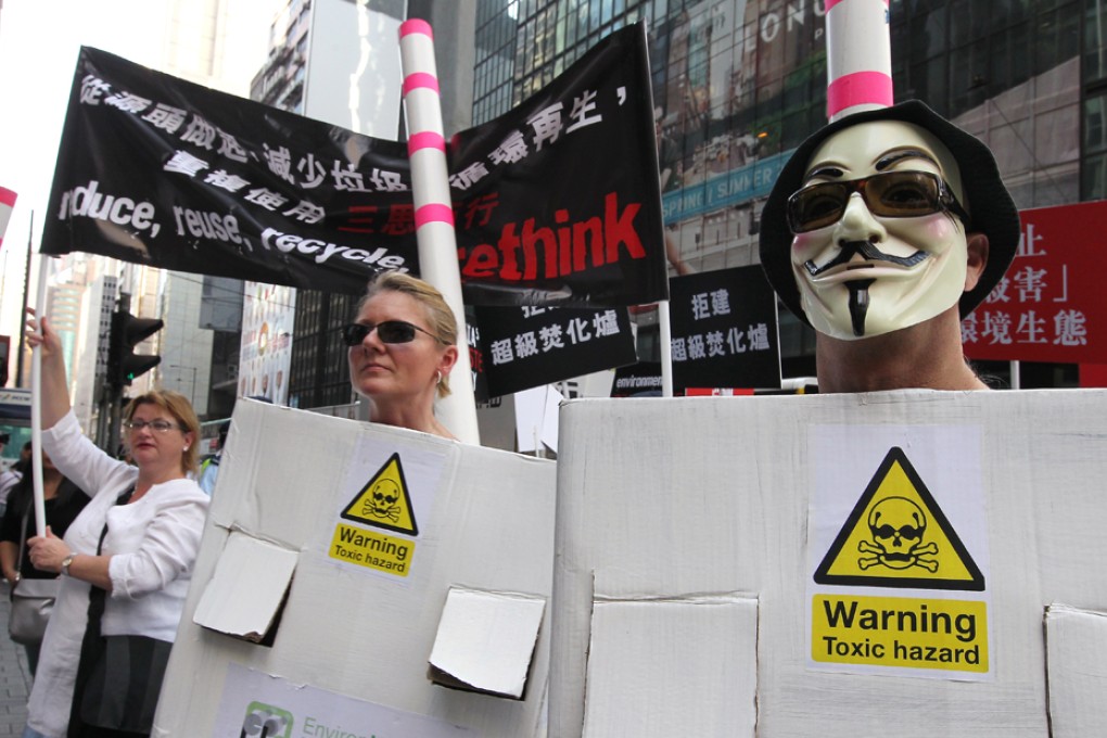 Protesters march to Central Government Offices from Central Pier 6 organised by Living Islands Movement (LIM) to against government plans to build waste incinerators on the island Shek Kwu Chau. Photo: Edmond So