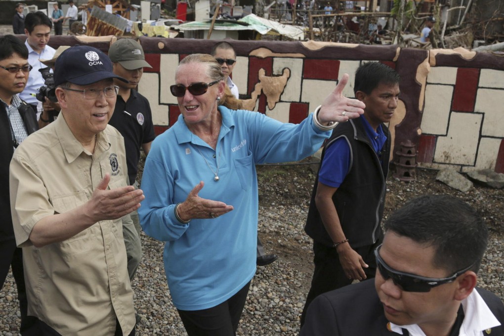 UN Secretary General Ban Ki-moon (left) visits Tacloban. Photo: AP