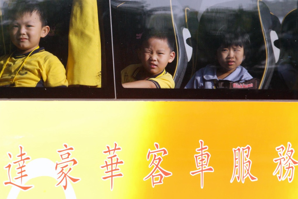 Cross-border students at Lok Ma Chau. Photo: Felix Wong